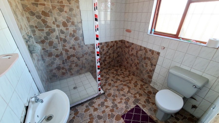 5 Bedroom Property for Sale in Kleinvlei Western Cape